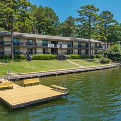 Resort B8