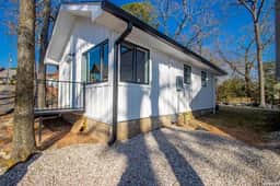 Farmhouse Style Getaway Cottage - Image 2