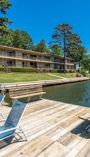 Southshore condos on Lake Hamilton