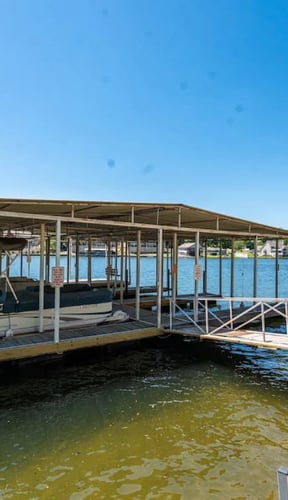 Willow Beach boat dock on Lake Hamilton