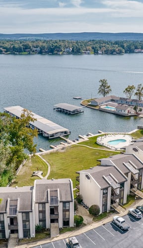 Willow Beach boat dock on Lake Hamilton