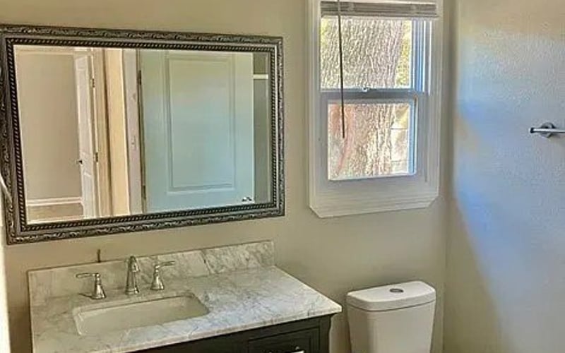 Bathroom vanity