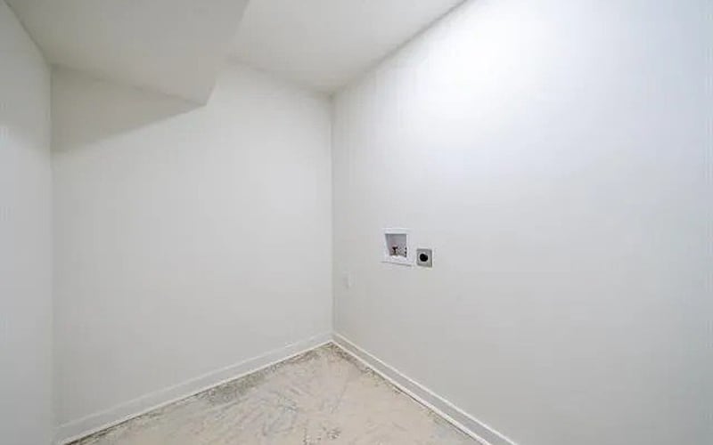 Laundry room with washer/dryer hookup